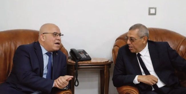 حسبما كشفه وزير الفلاحة والتنمية الريفية يوسف شرفة:اتفاقية لمنح قروض للفلاحين الصغار لإنجاز غرف تبريد تصل إلى 150 مليون دينار
